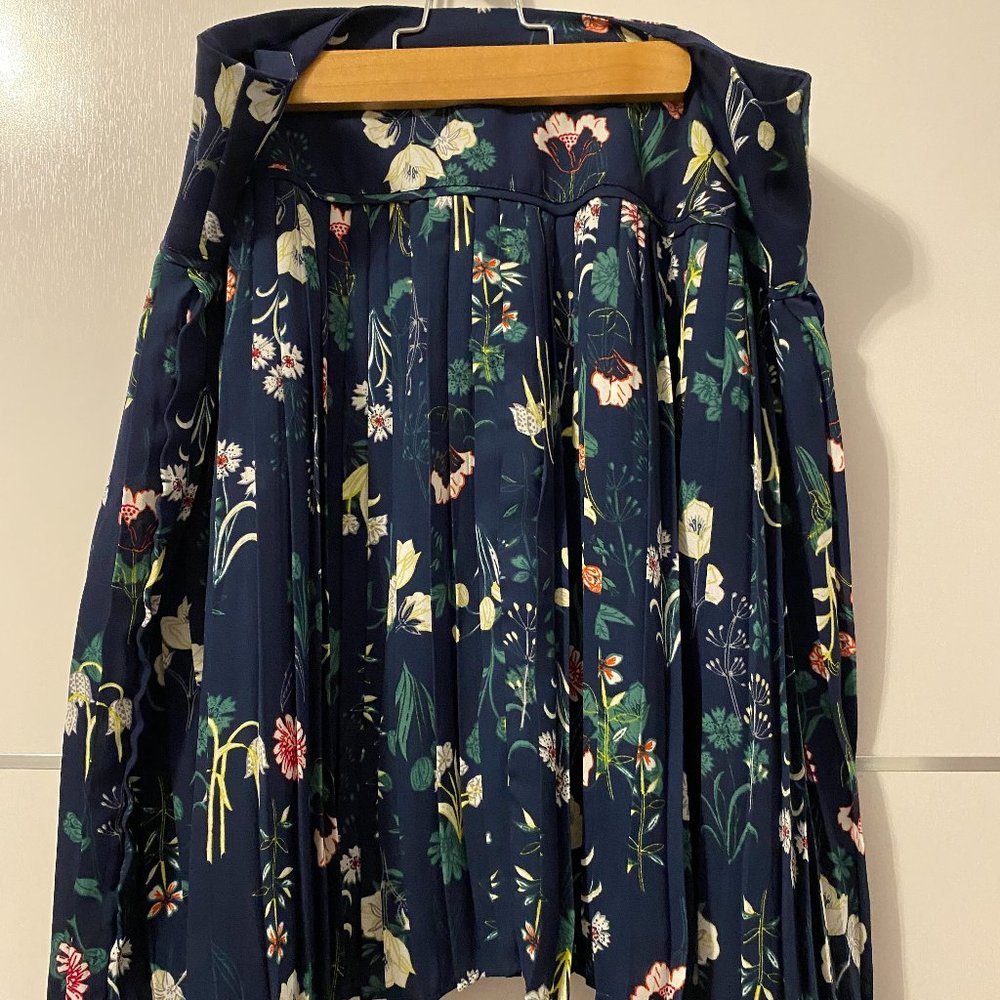 Loft Navy and Flower Pleated Skirt